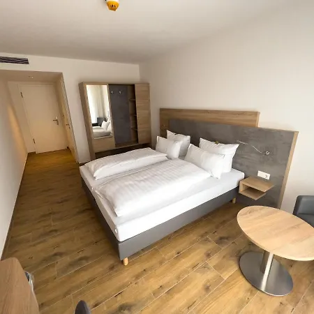 Deutscher Hof Hotel 3*